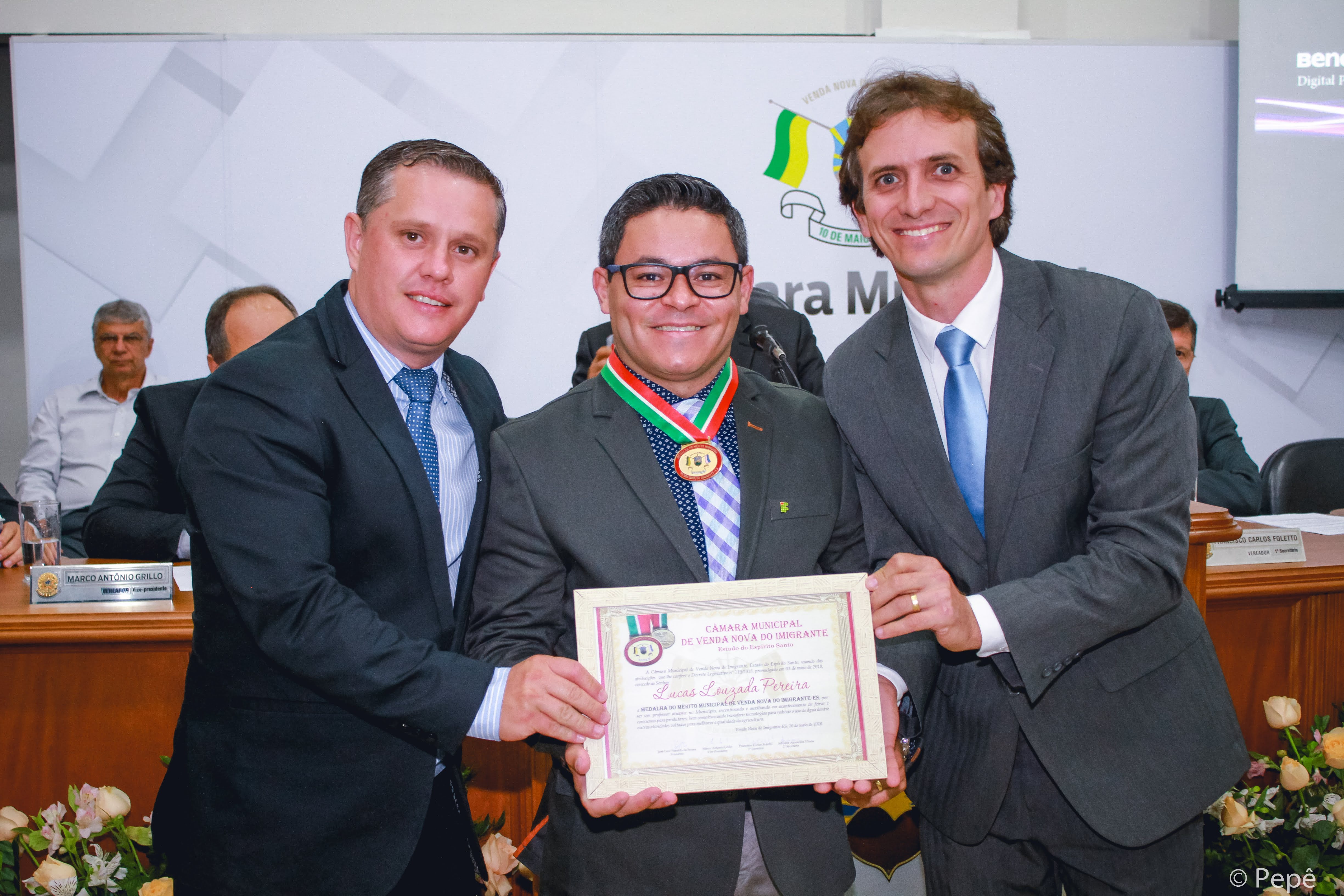 Lucas Louzada Pereira, professor do IFES, recebe homenagem “Medalha do Mérito Municipal de Venda Nova do Imigrante-ES”