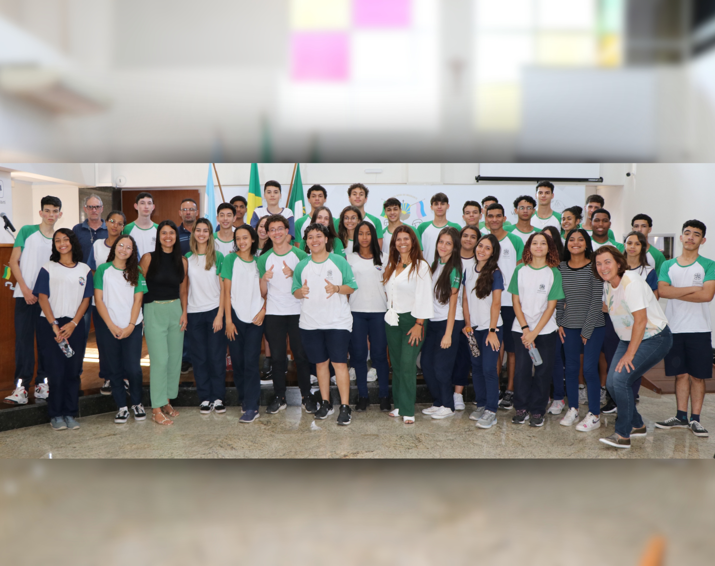 Estudantes do Fioravante Caliman visitam a Câmara de Venda Nova